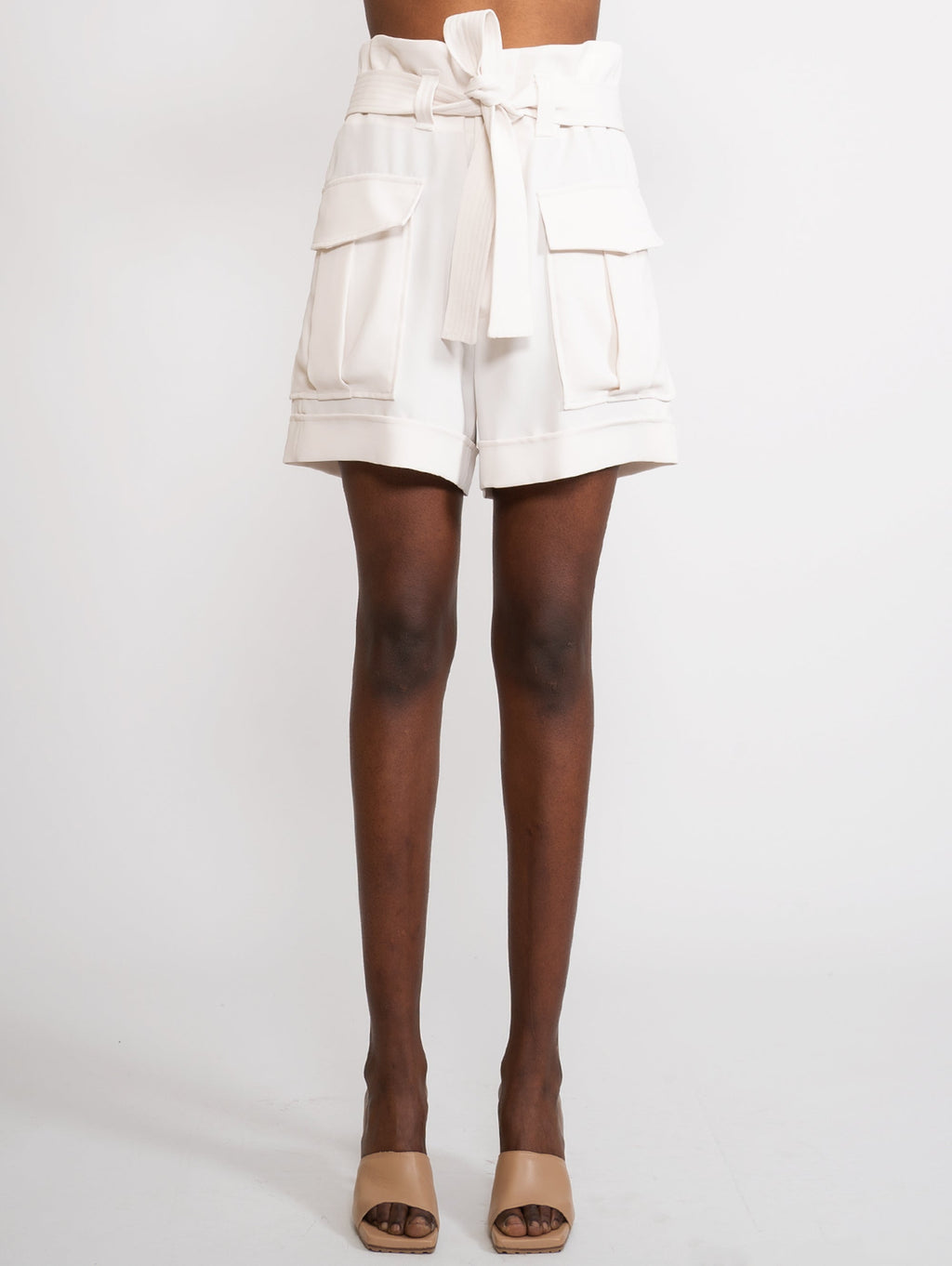 2026 New Arrival Shorts con Tasche a Toppa Panna