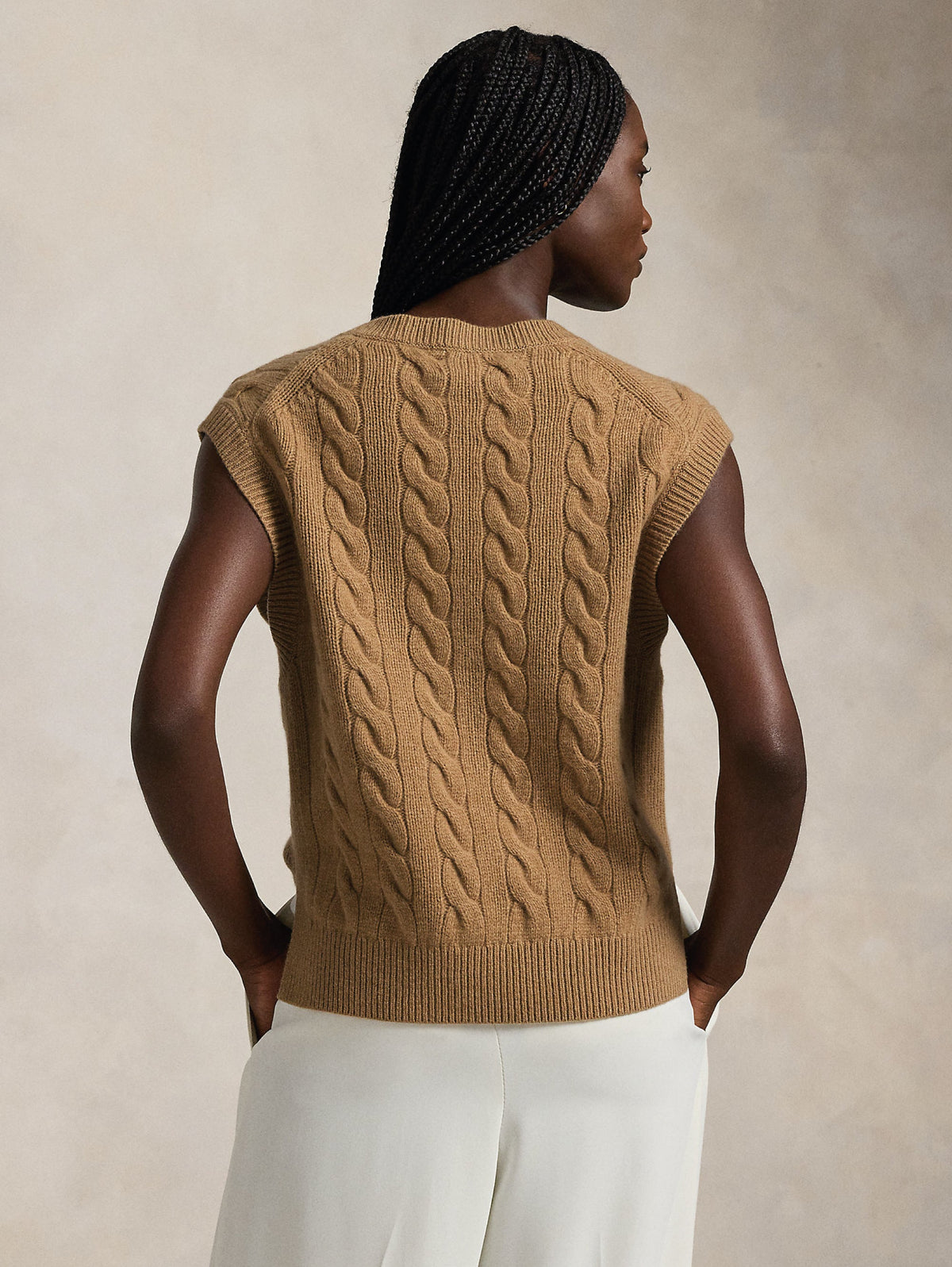 2026 New Arrival Gilet con Scollo a V a Trecce Cammello