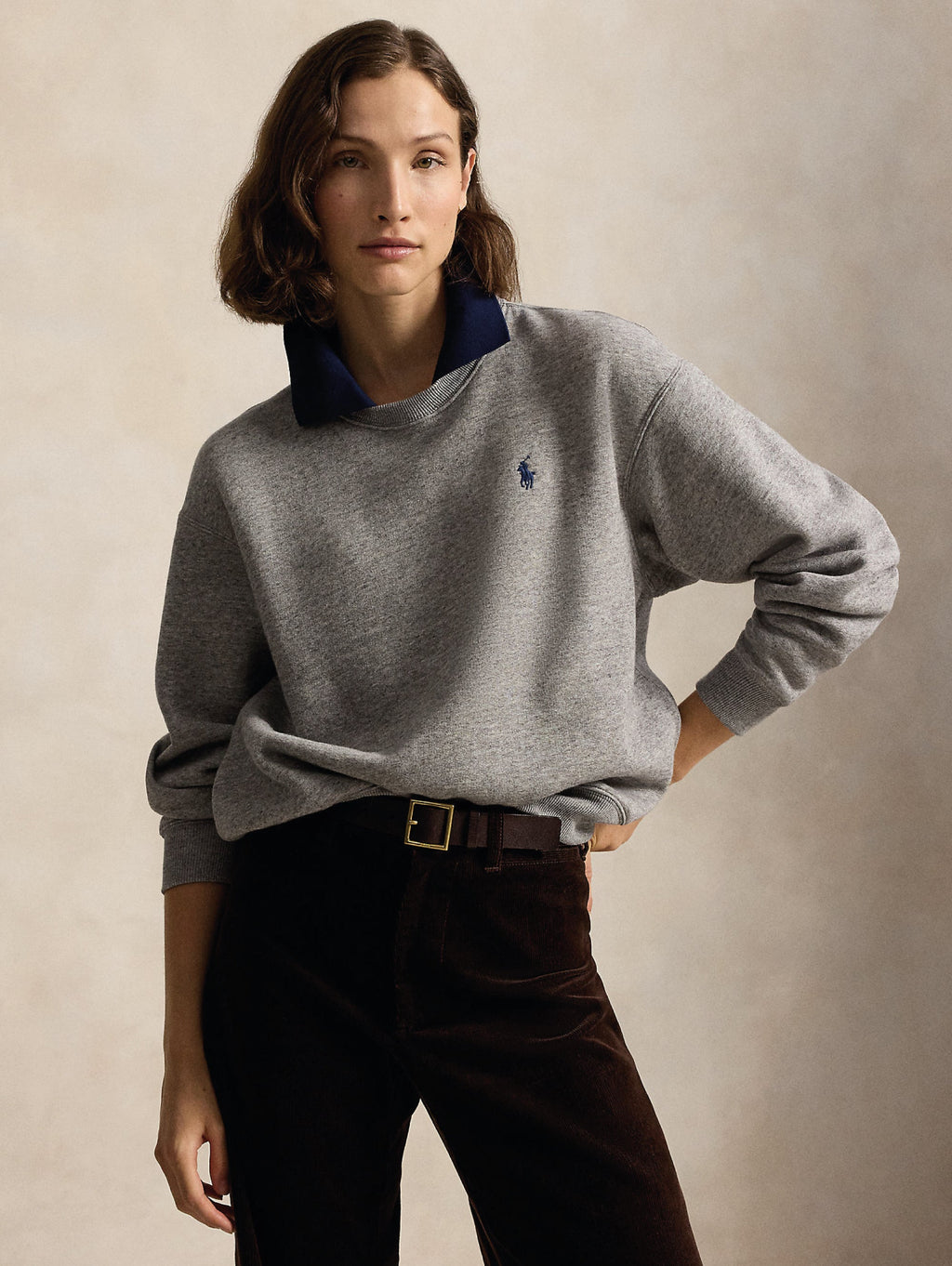 2026 New Arrival Felpa Gircollo con Collo Polo Applicato Grigio