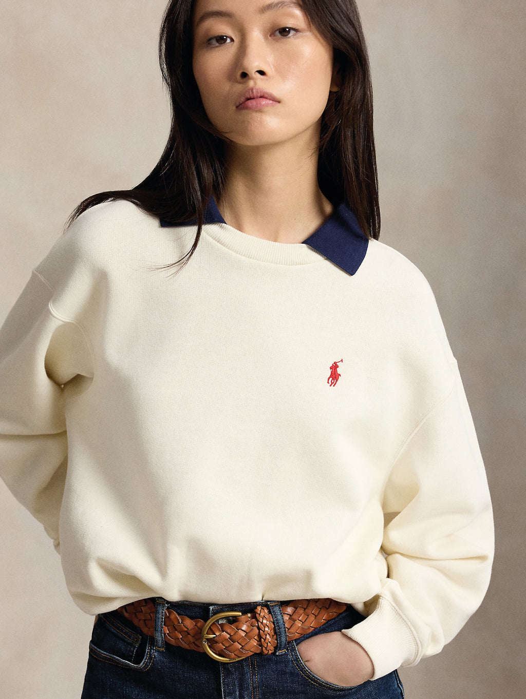2026 New Arrival Felpa Gircollo con Collo Polo Applicato Crema