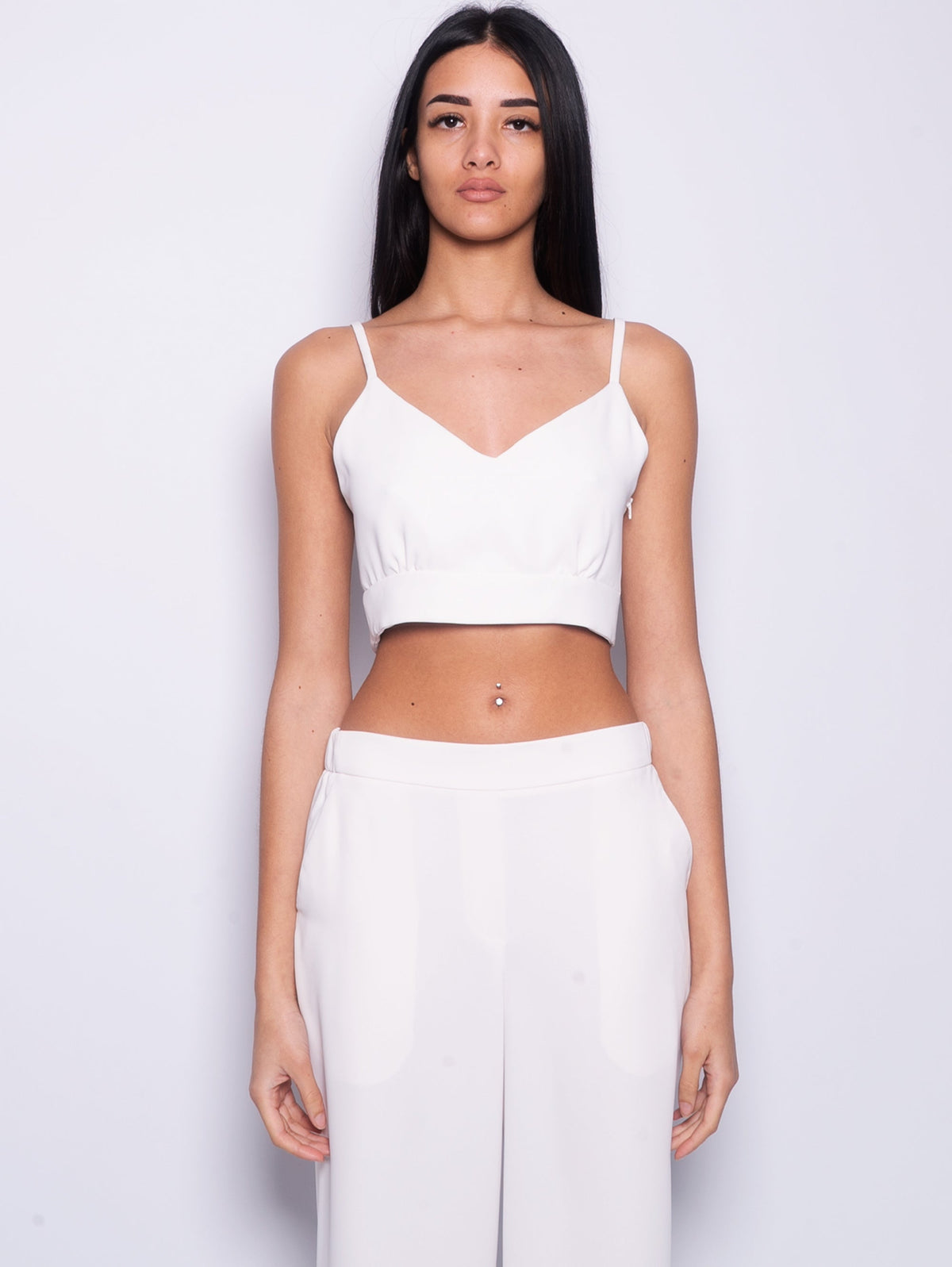 2026 New Arrival Top Cropped con Scollo a V Panna