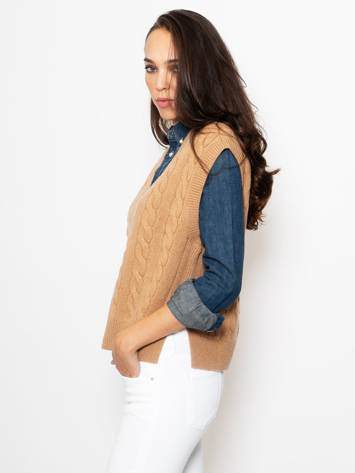 2026 New Arrival Gilet a Trecce Scollo a V Cammello