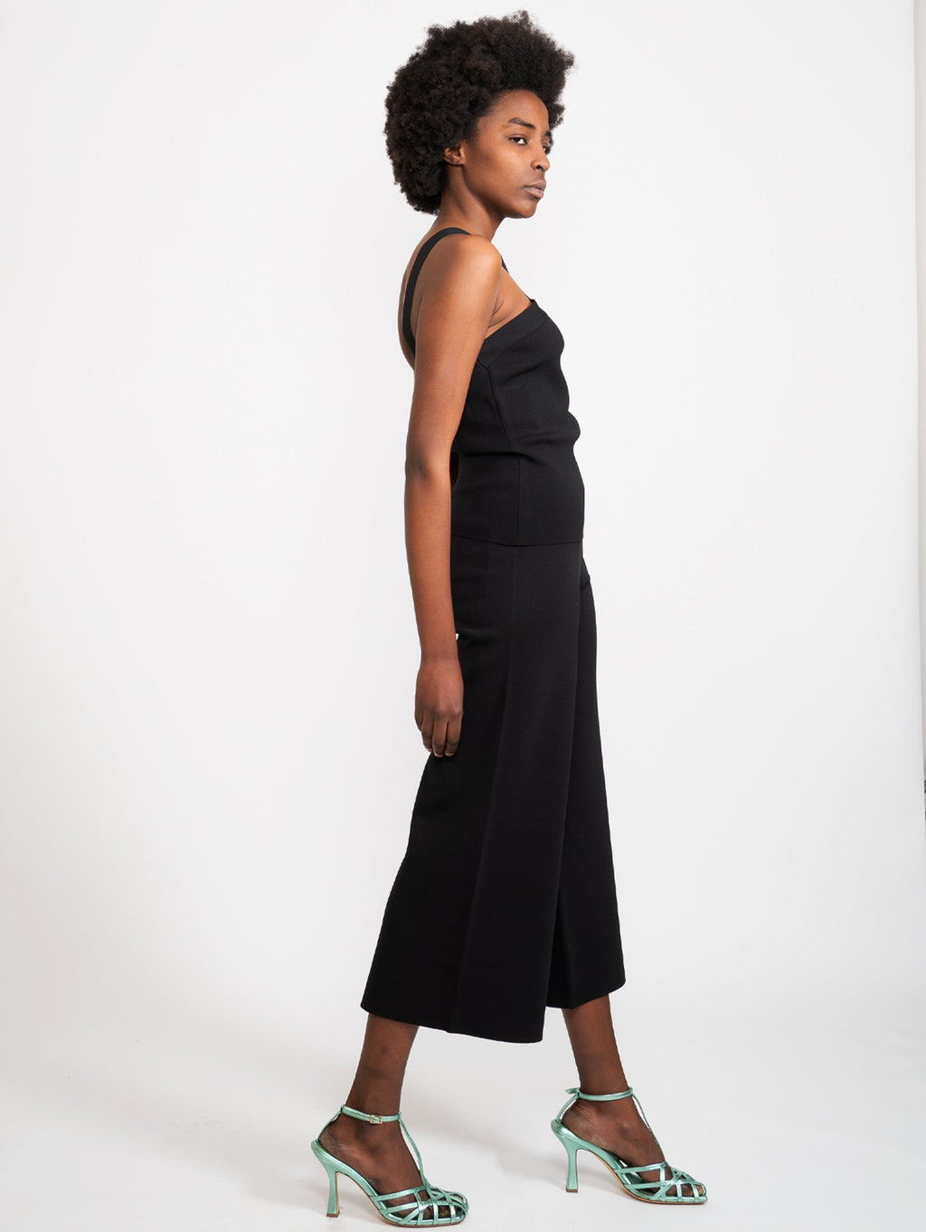 2026 New Arrival Top con Incrocio Nero