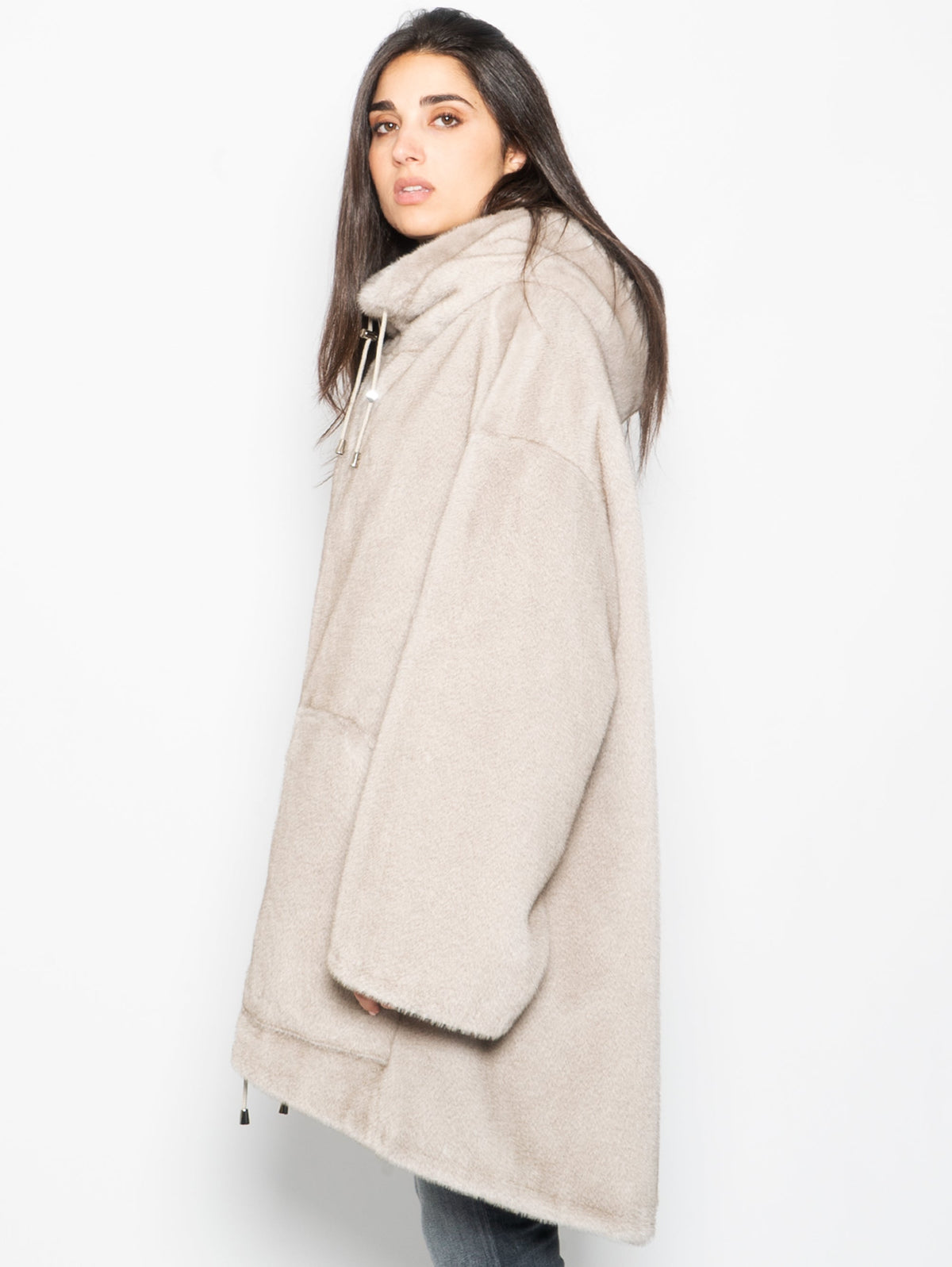 2026 New Arrival Parka con Cappuccio in Eco Pelliccia Grigio