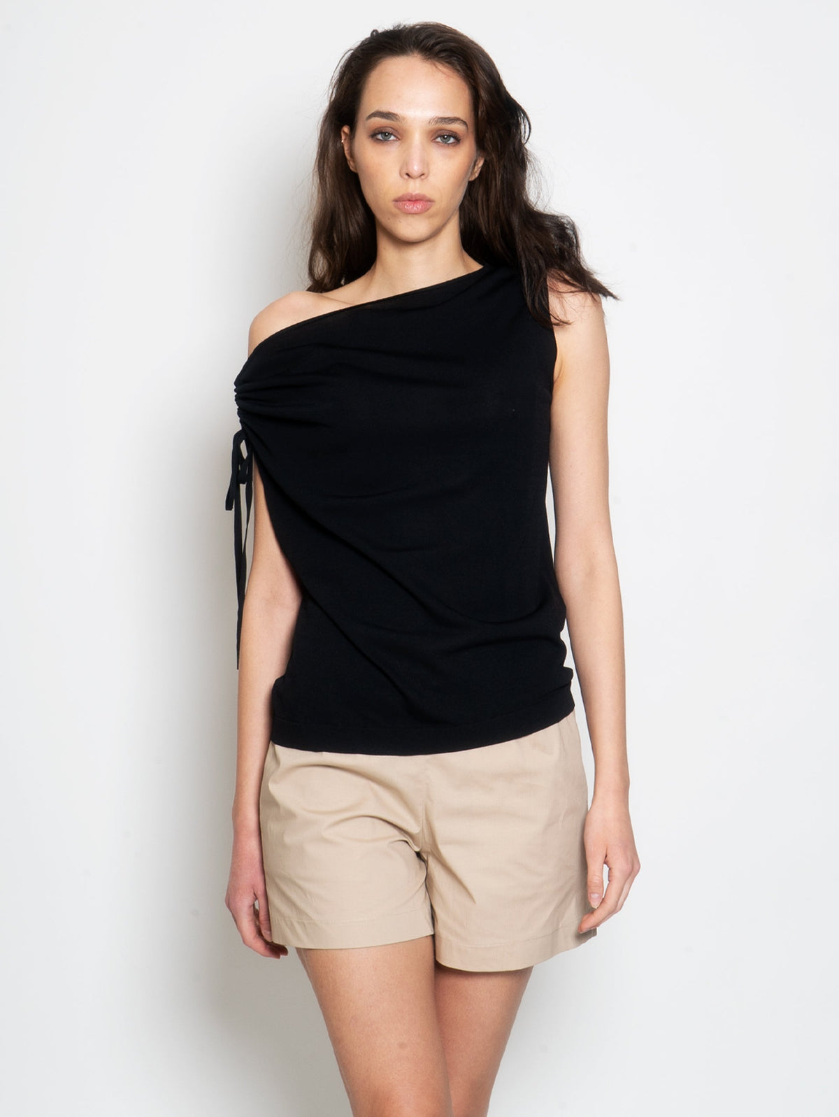2026 New Arrival Top a Costine con Scollo a Barchetta Nero