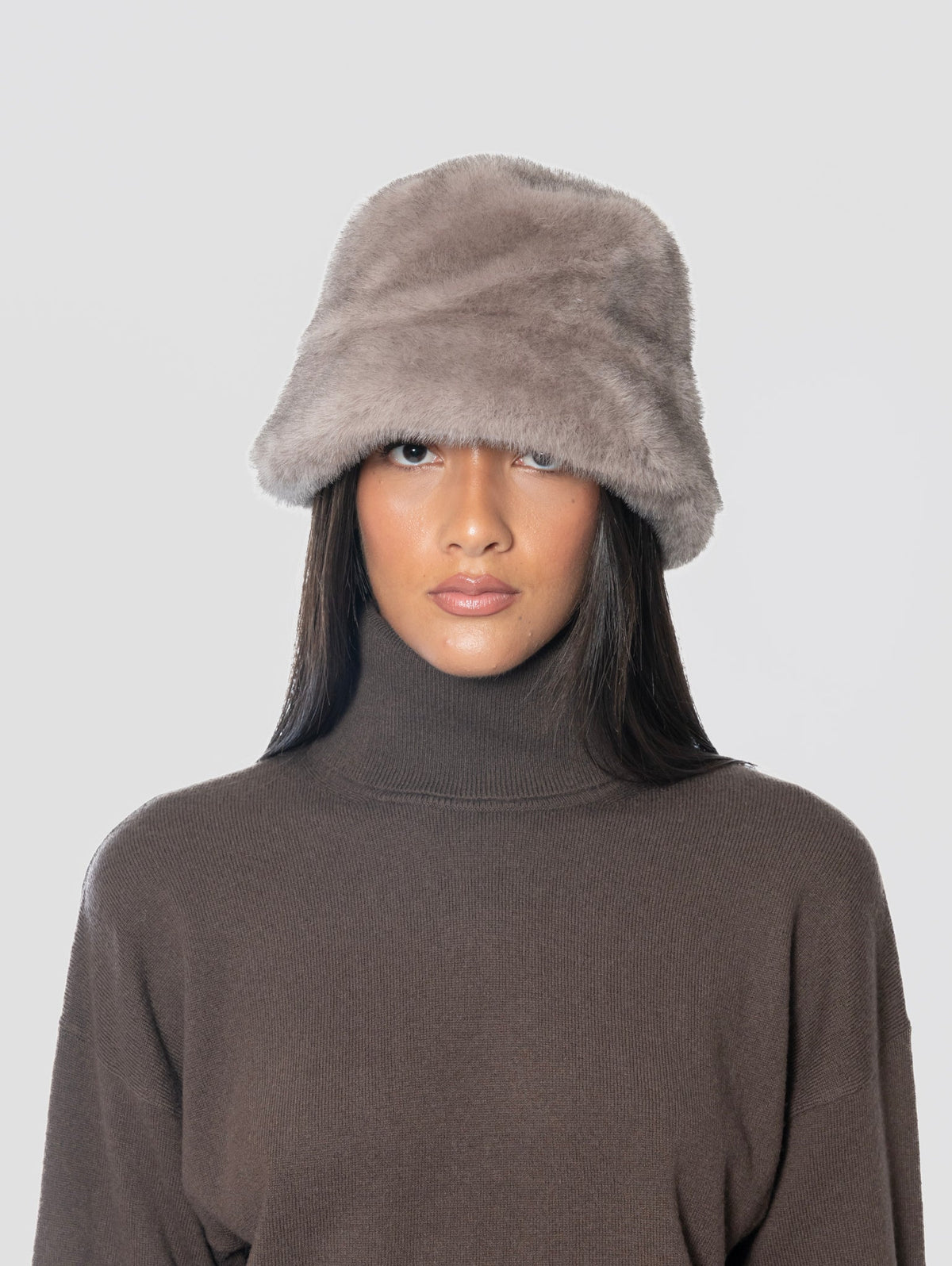 2026 New Arrival Cappello Bucket in Ecopelliccia Grigio