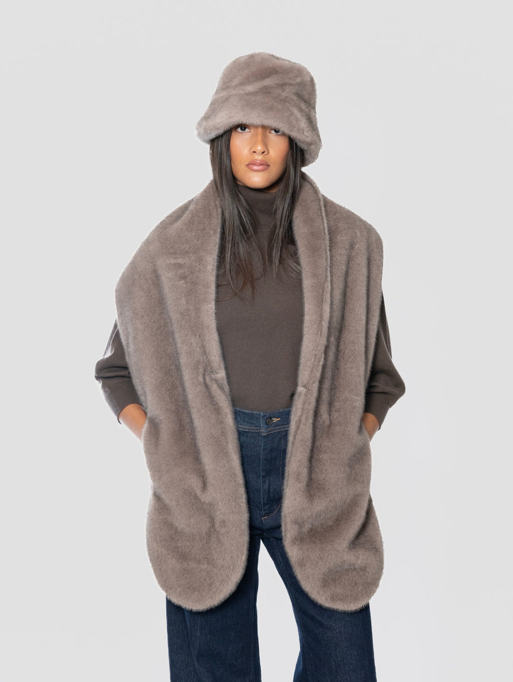 2026 New Arrival Stola in Ecopelliccia Grigia