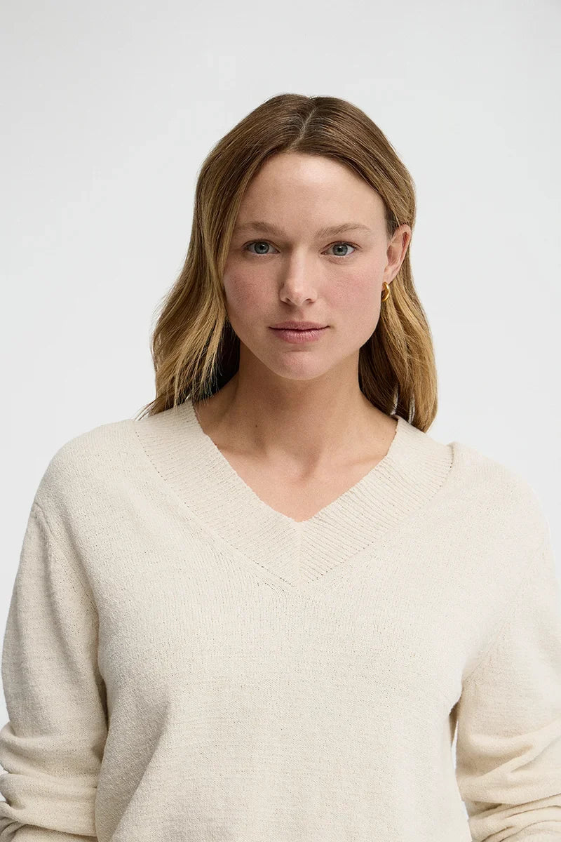 2026 New Arrival Beige rustic-knit jumper with V-neck and Polo Club logo