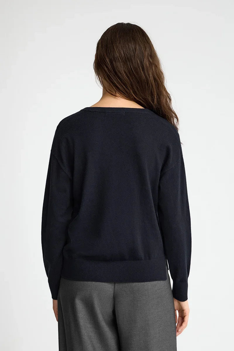 2026 New Arrival Navy-blue wool-blend jumper with V-neck Rigby Go