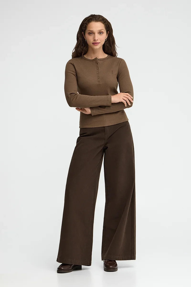 2026 New Arrival Brown ribbed Henley T-shirt with Rigby Go embroidery