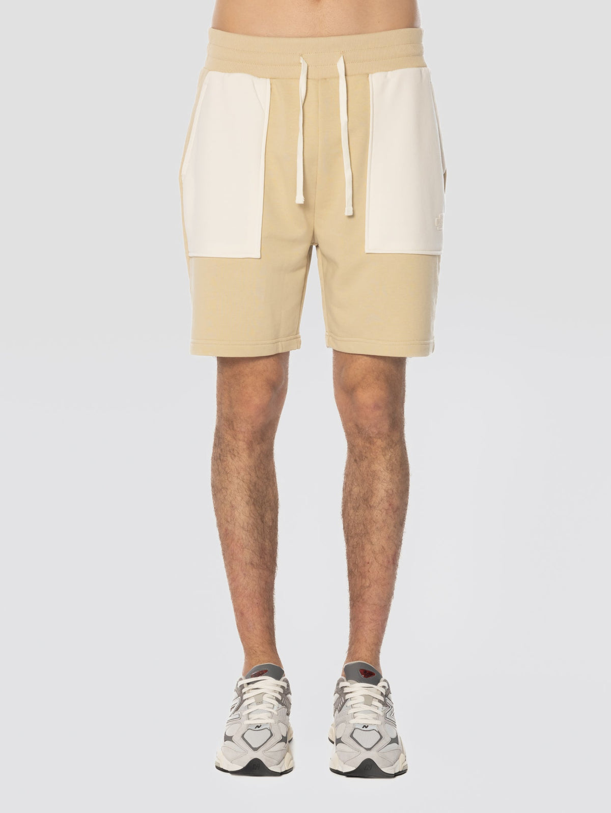 Shorts in Felpa con Tasche a Contrasto Ghiaia
