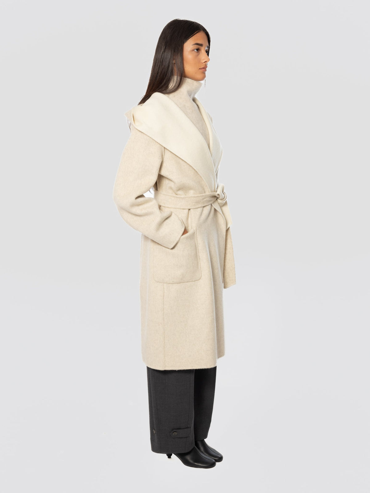 2026 New Arrival Cappotto in Double di Lana con Cappuccio Panna