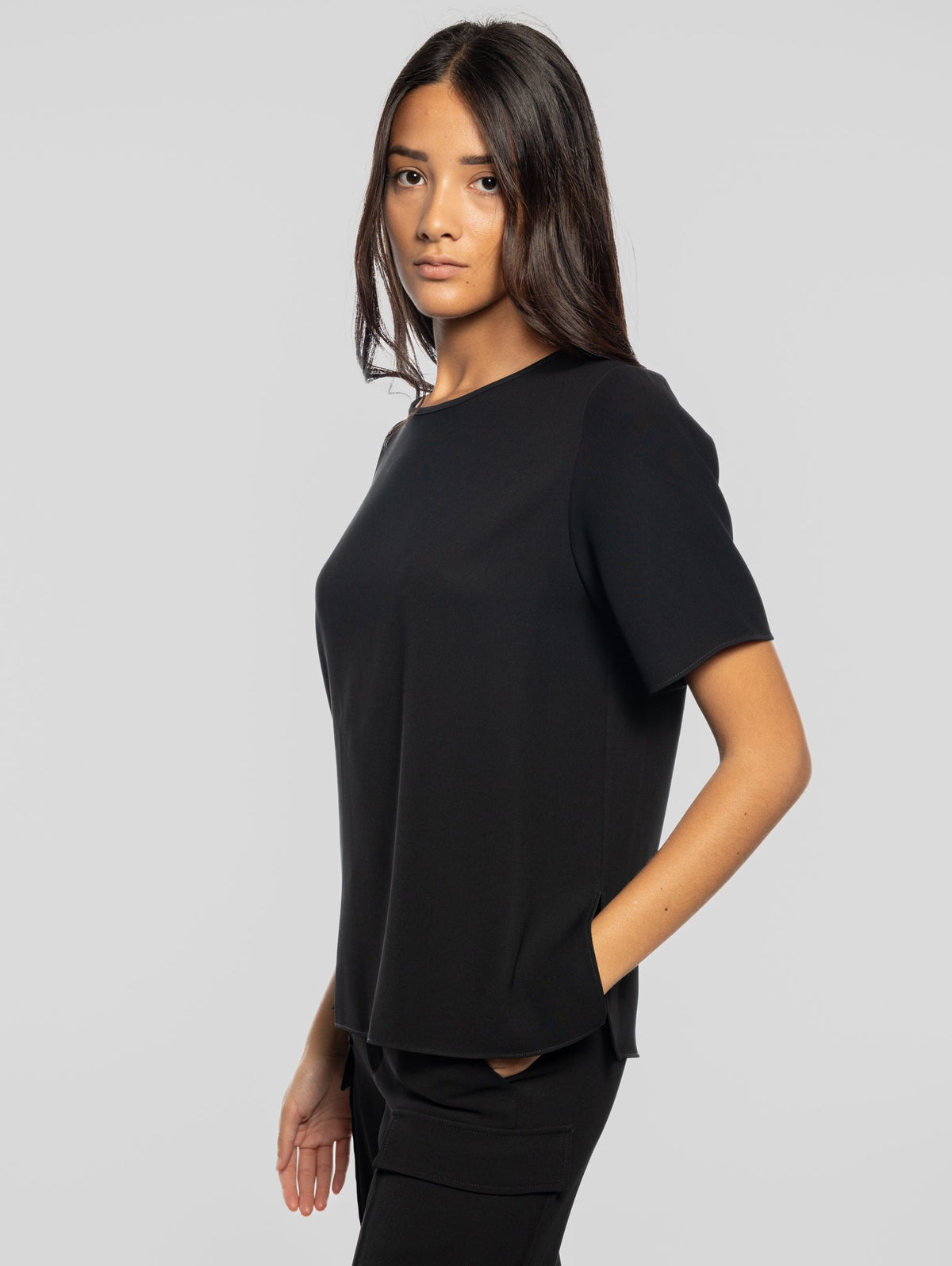 2026 New Arrival Blusa Girocollo con Maniche Corte Nero