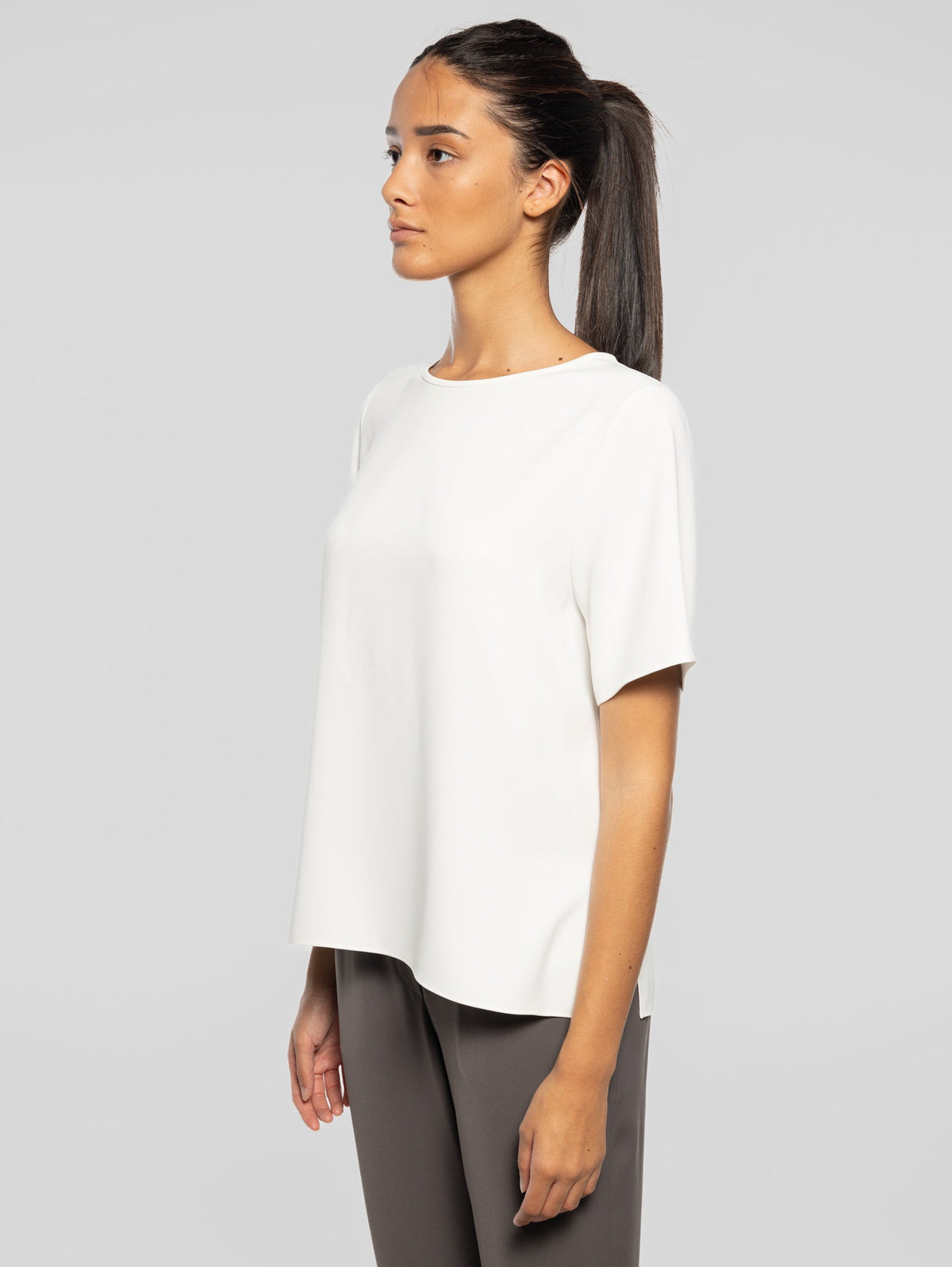 2026 New Arrival Blusa Girocollo con Maniche Corte Panna