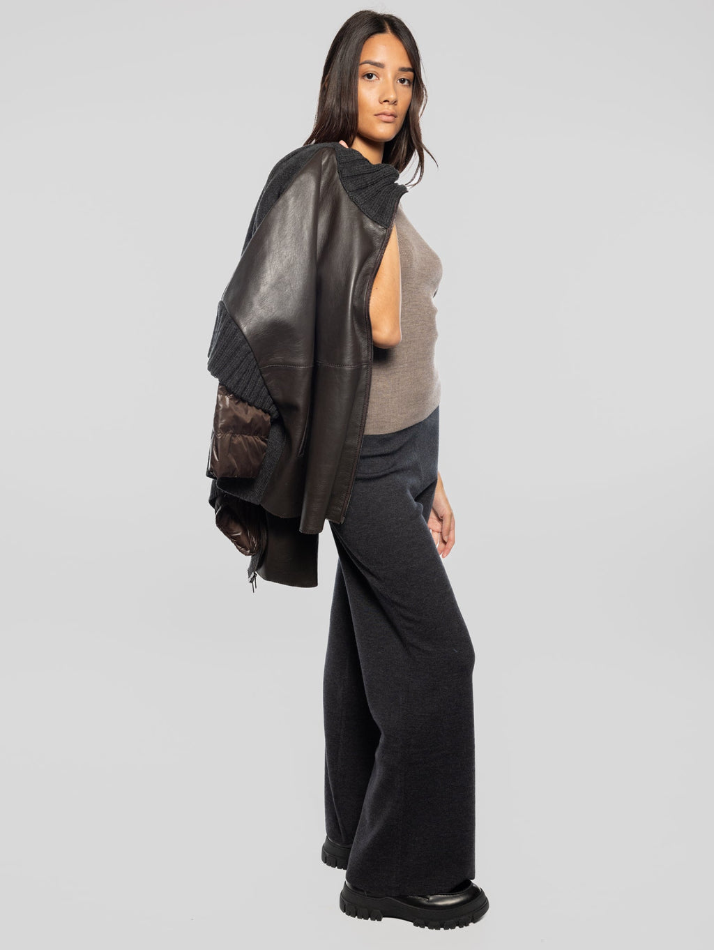 2026 New Arrival Pantaloni con Gamba Ampia in Lana Grigio
