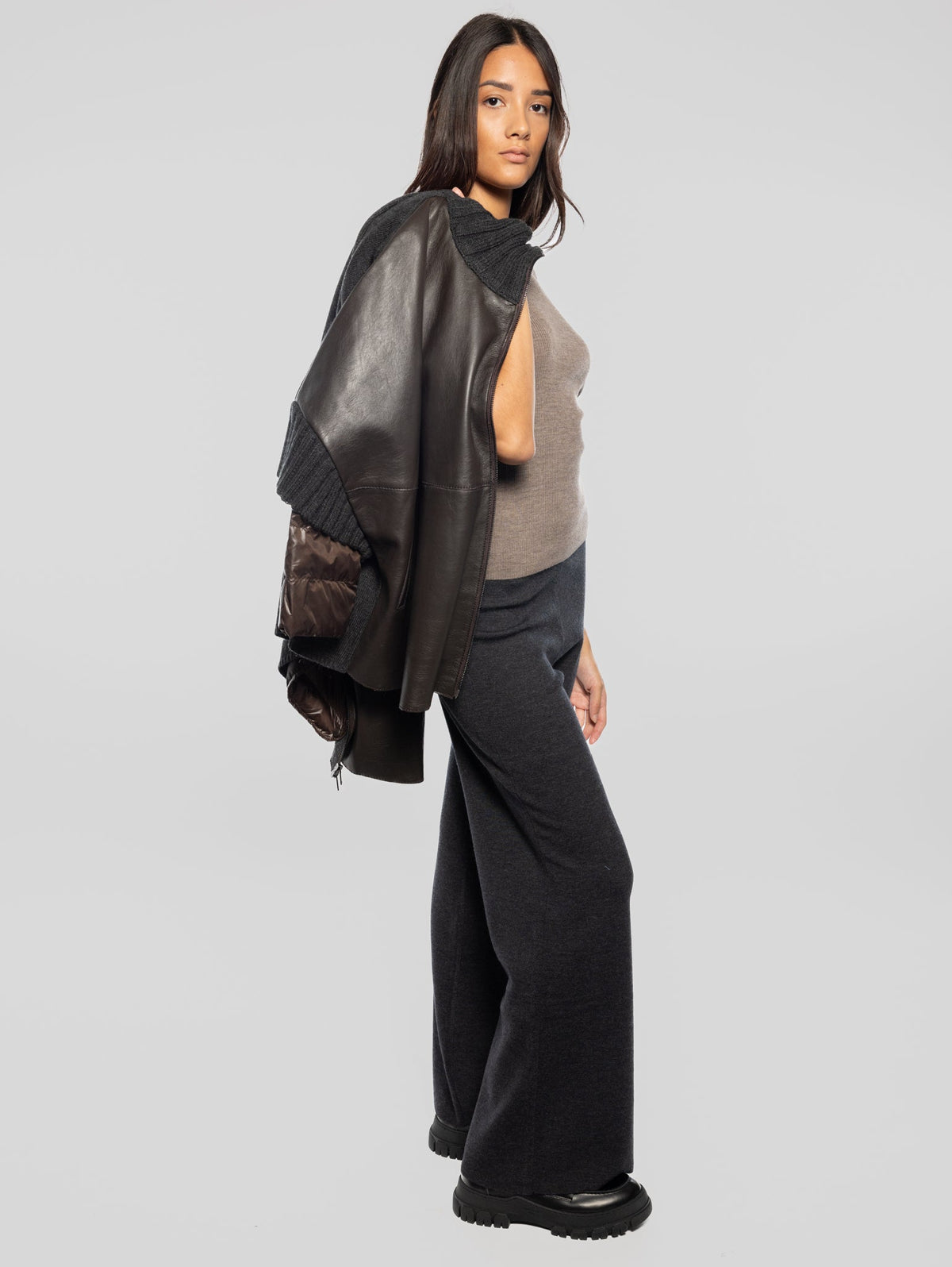 2026 New Arrival Pantaloni con Gamba Ampia in Lana Grigio
