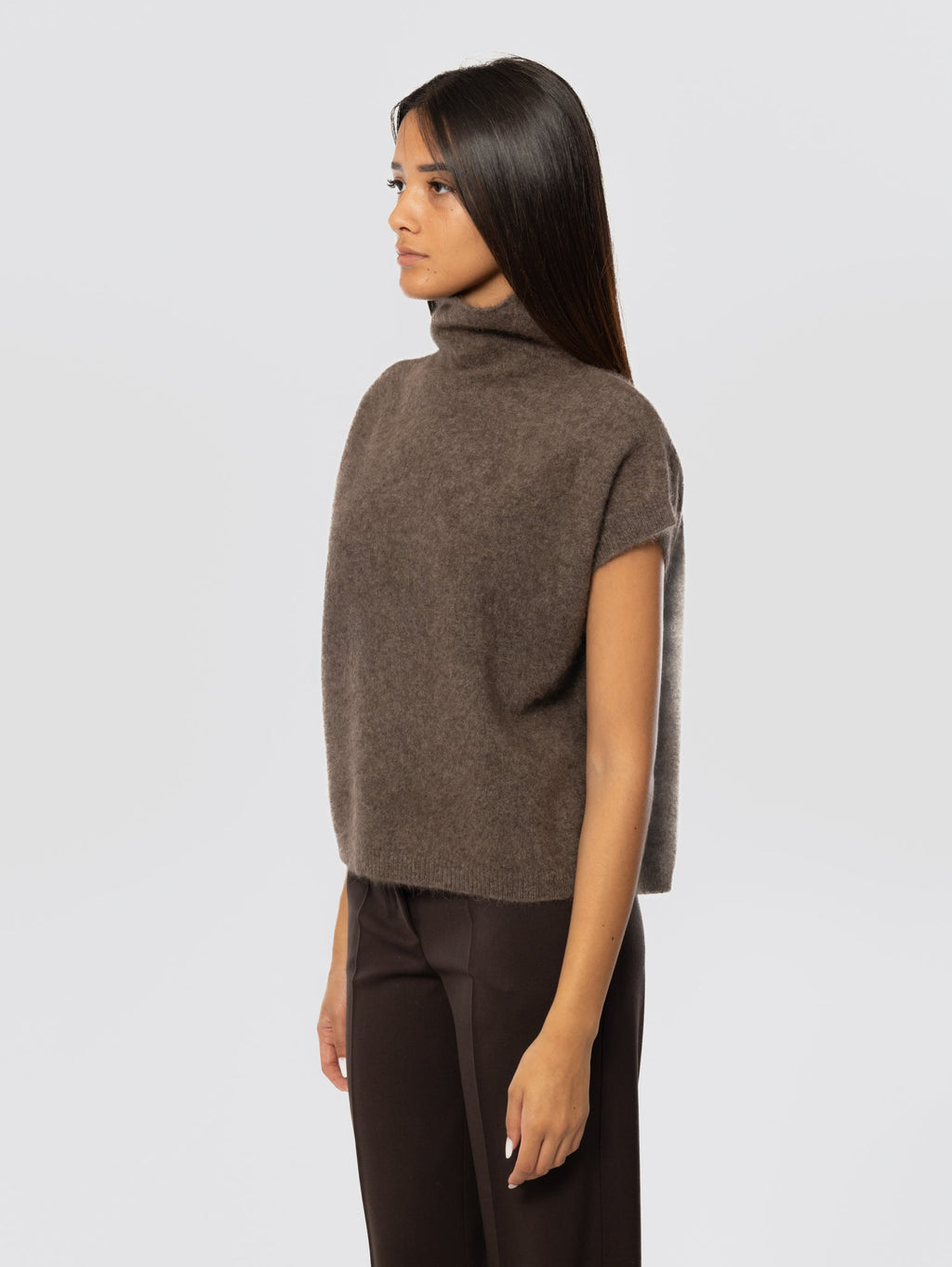 2026 New Arrival Maglia in Racoon con Collo Alto Castagna