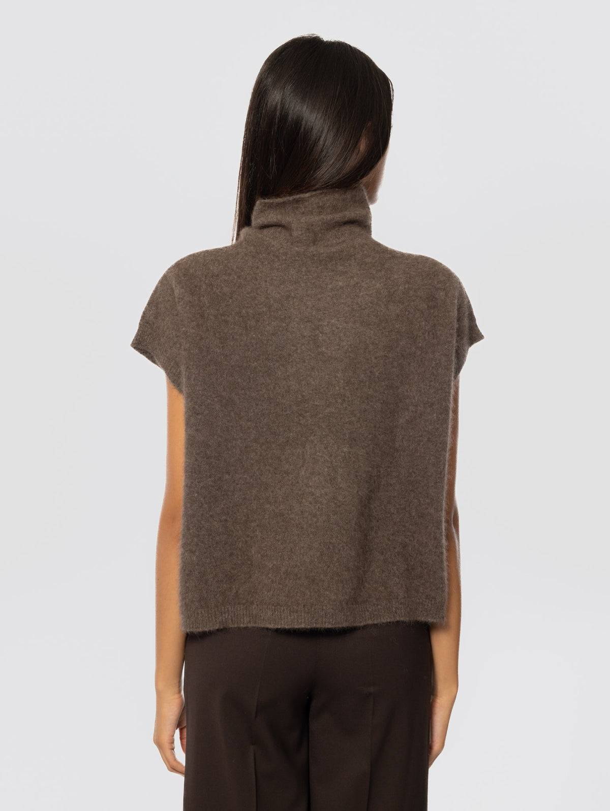 2026 New Arrival Maglia in Racoon con Collo Alto Castagna