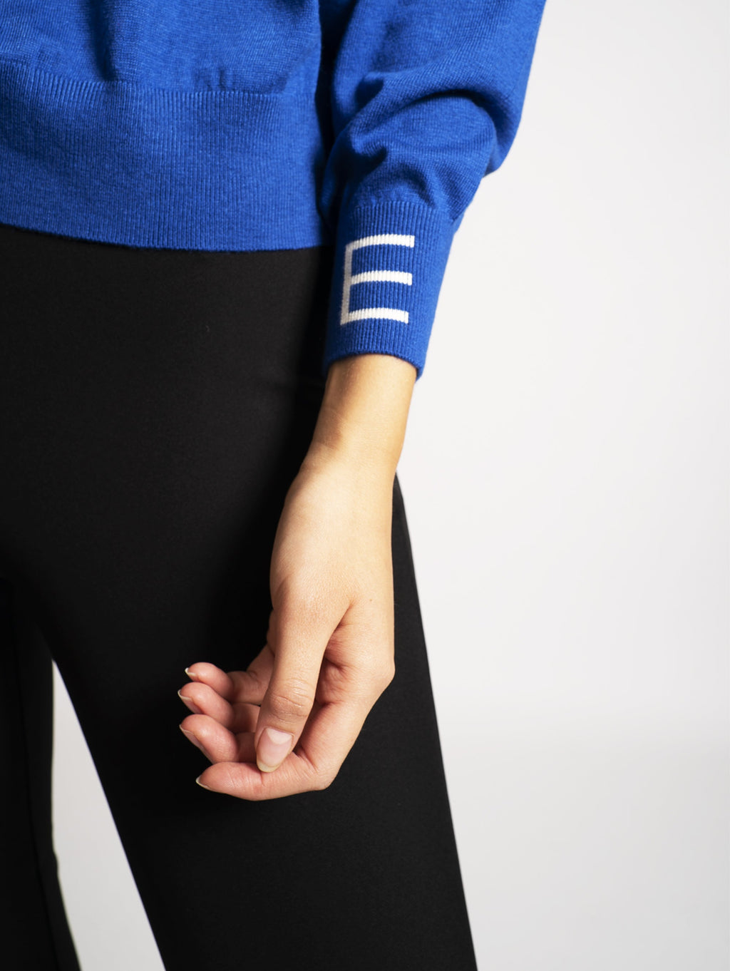 2026 New Arrival Maglia con Bottoni Gioiello Klein Blue