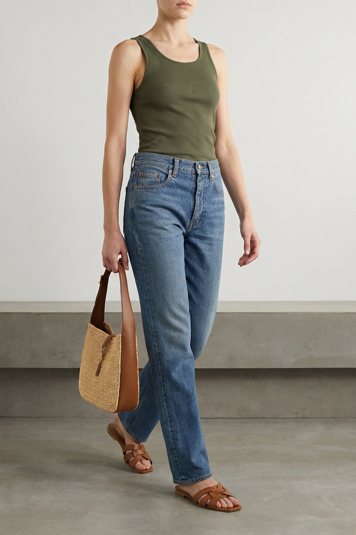 2026 New Arrival small le 5  7 shoulder bag in woven raffia and vegetable-tanned leather