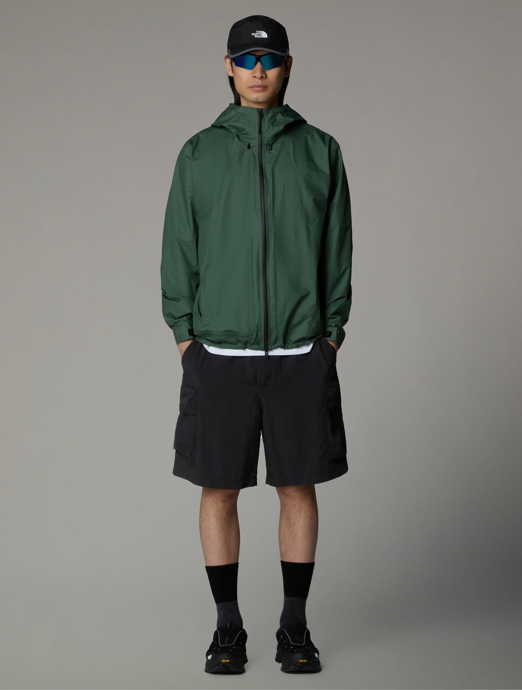 Pantaloncini Cargo in Tessuto WindWall Nero