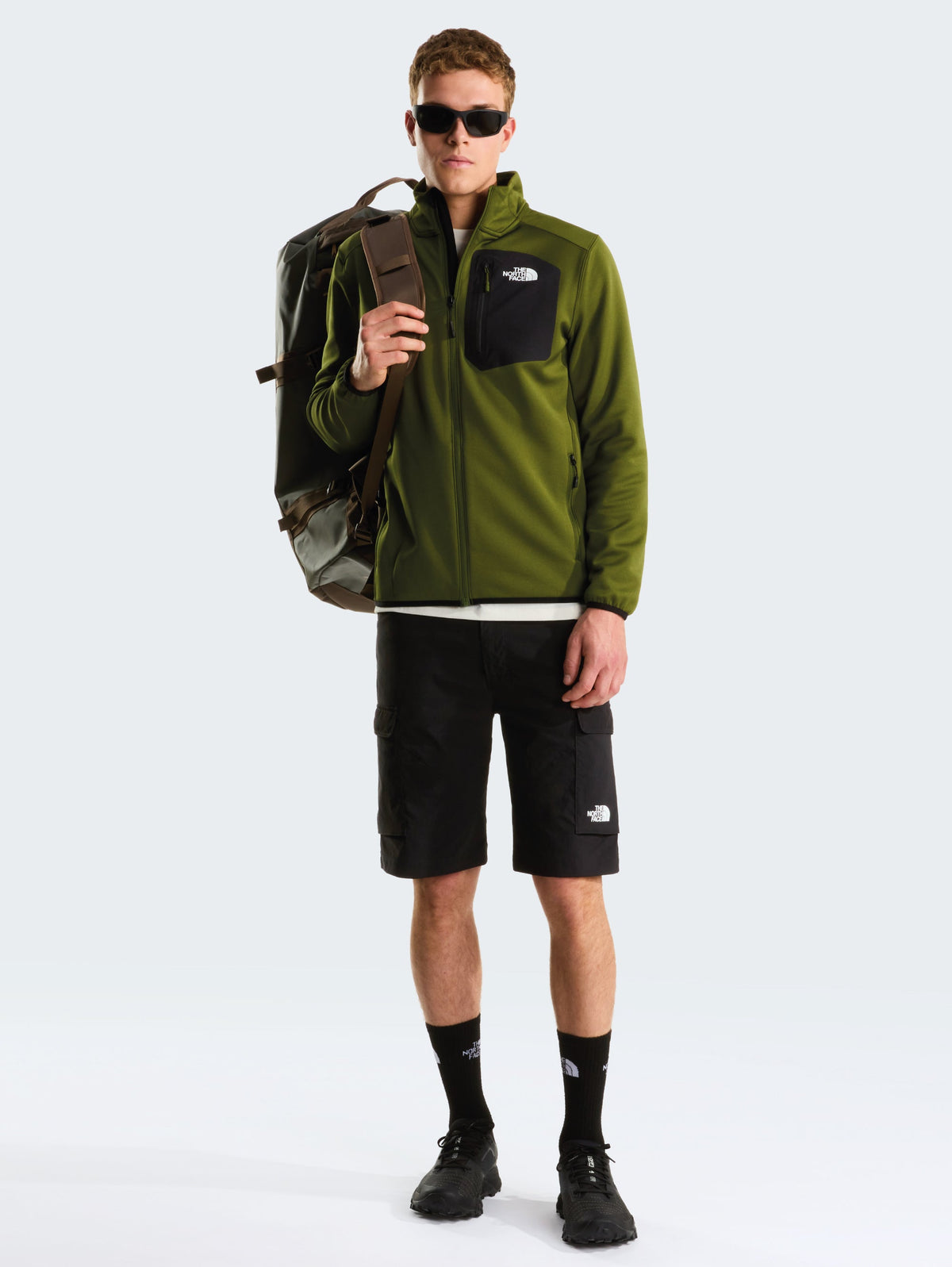 Shorts Cargo con Tasche a Toppa Nero