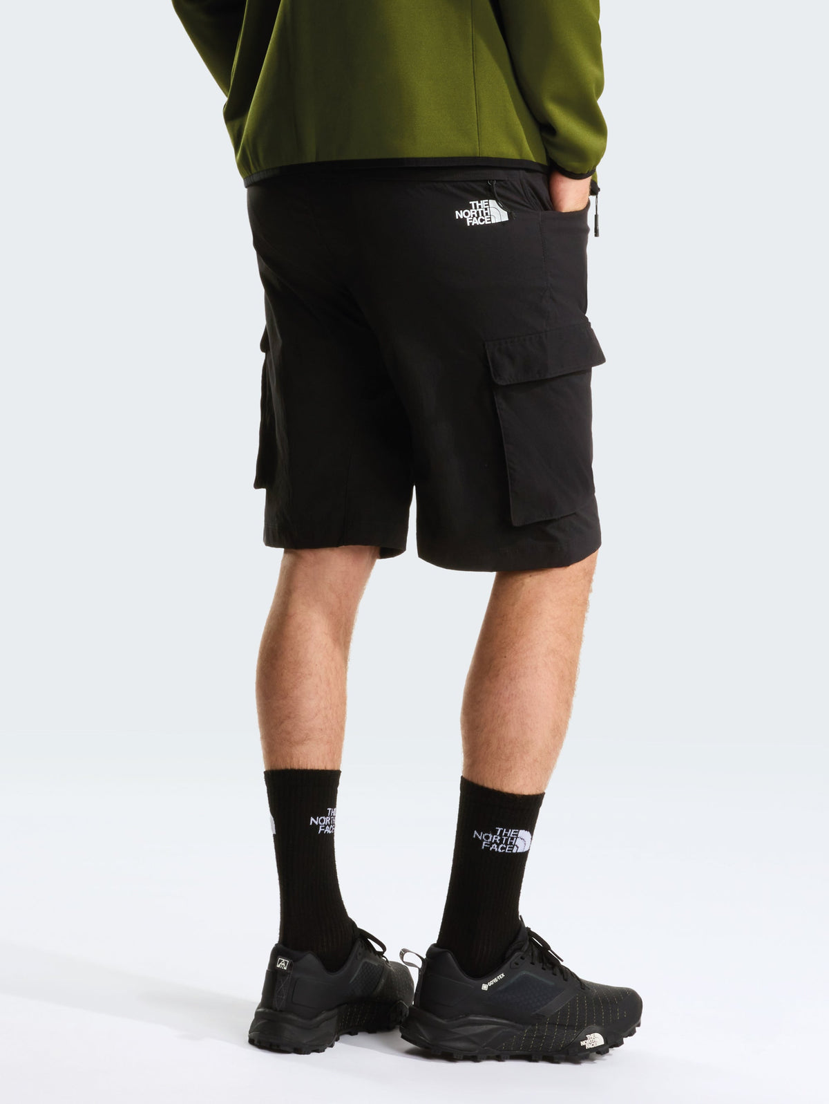 Shorts Cargo con Tasche a Toppa Nero