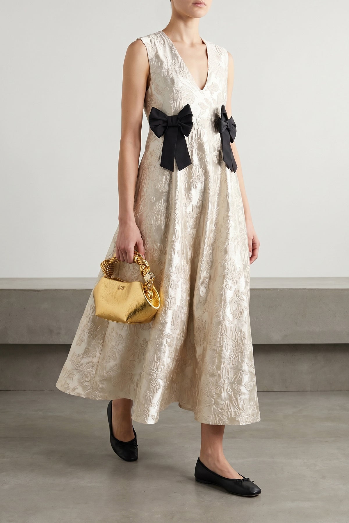 2026 New Arrival bou mini handbag in craquelé metallic leather-effect fabric