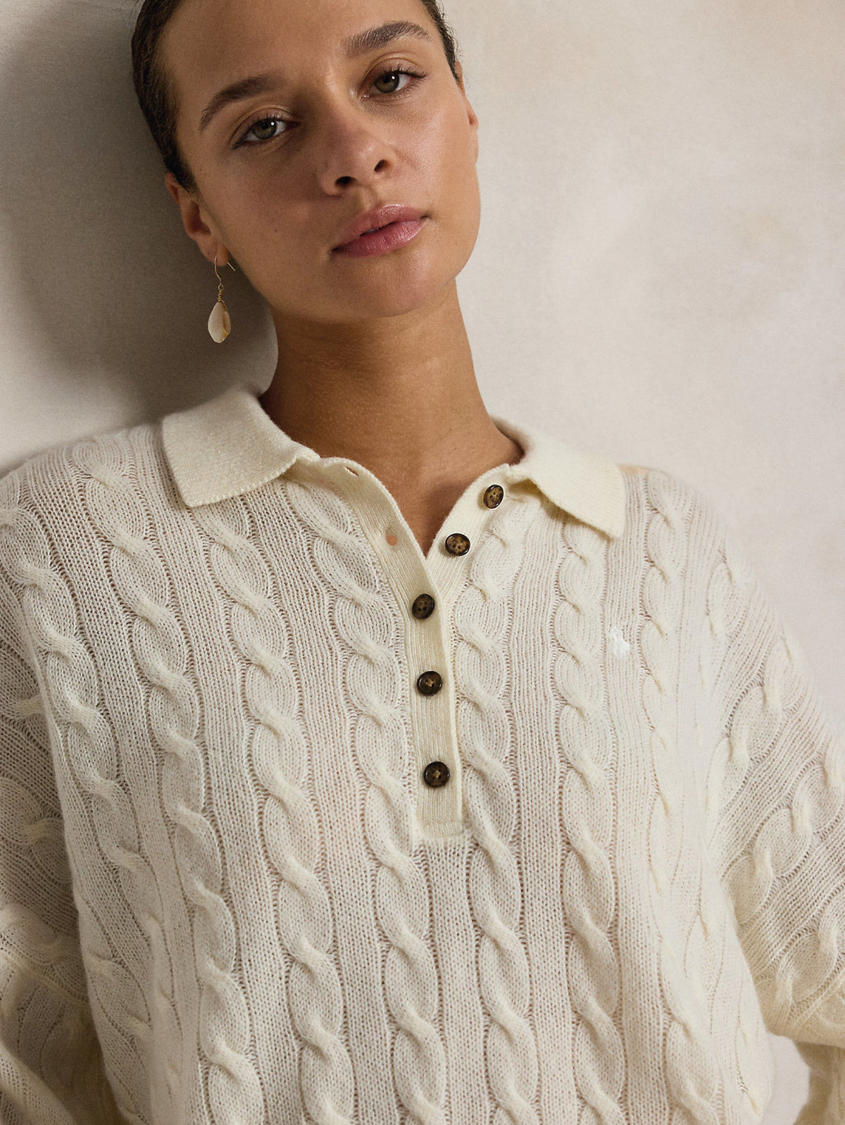 2026 New Arrival Maglia in Lana a Trecce con collo Polo Crema