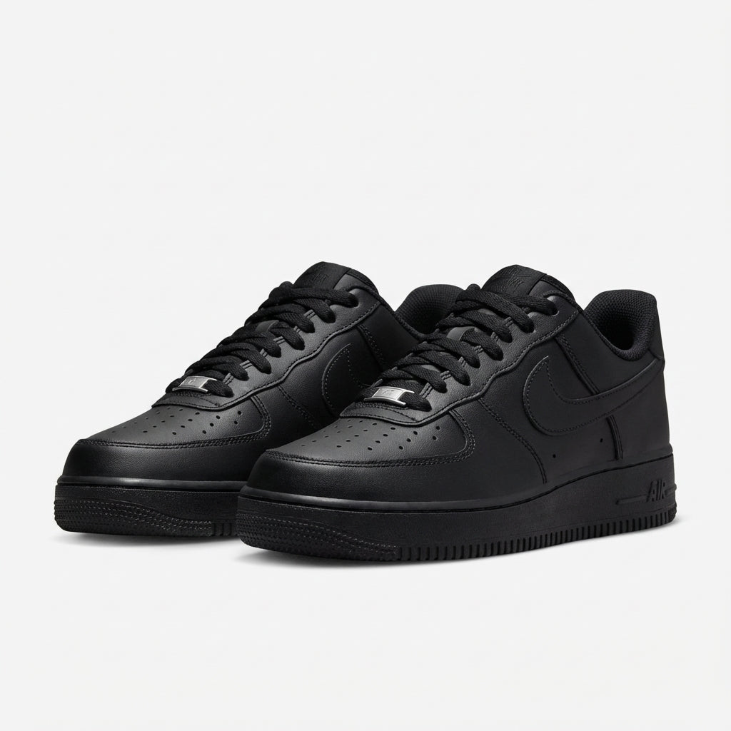 Nike Air Force 1 07 'Triple Black'
