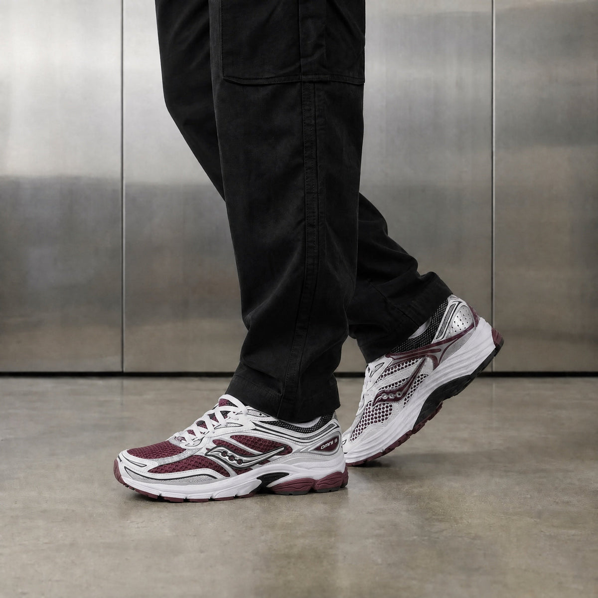 2026 New Arrival Saucony ProGrid Omni 9 'Maroon White'