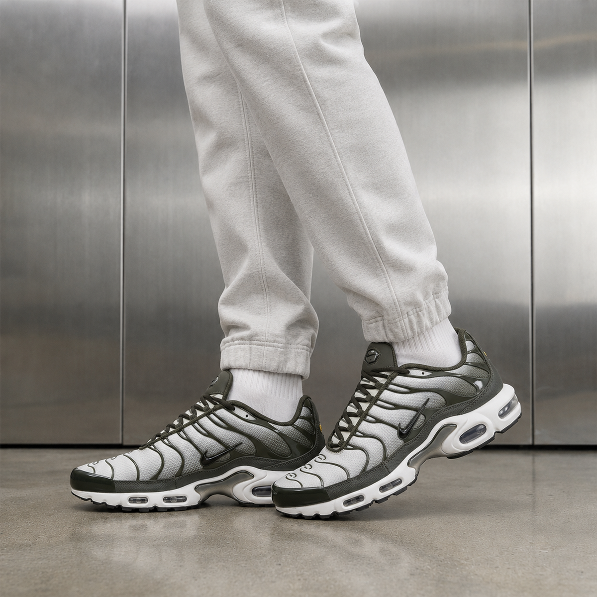 Nike TN Air Max Plus 'Olive White'