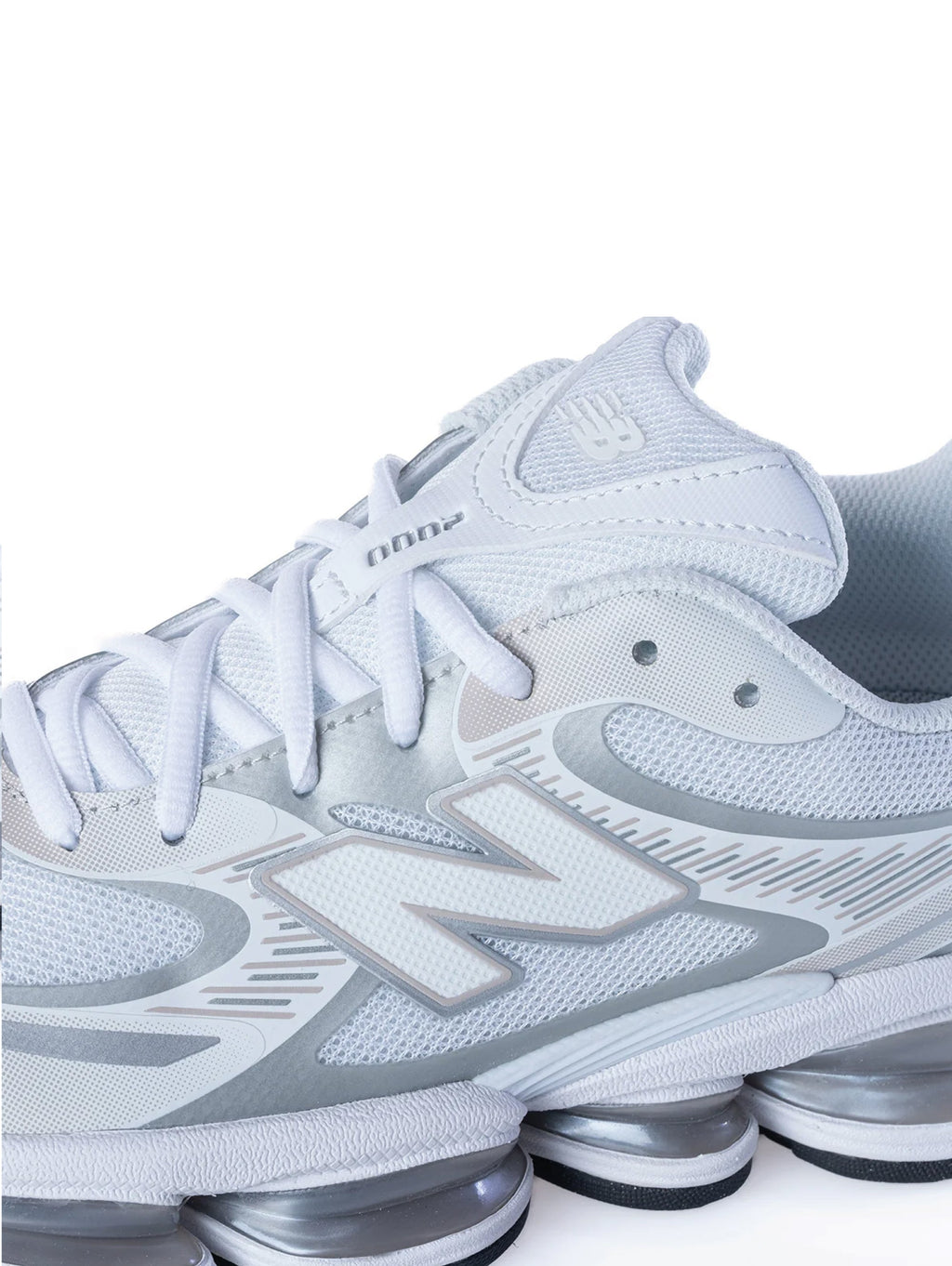 2026 New Arrival Sneakers 2000 con Abzorb da donna Argento/Bianco