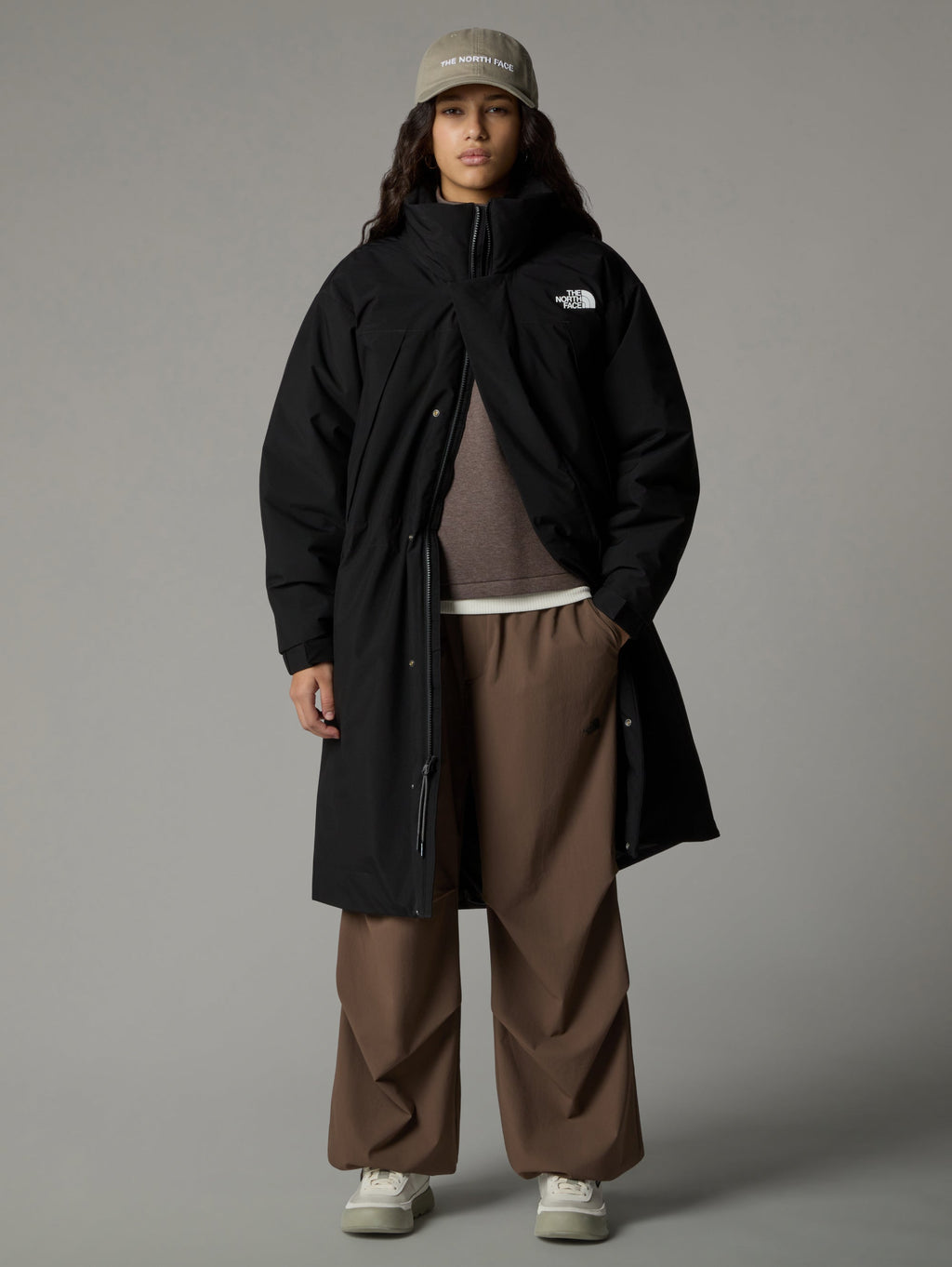 2026 New Arrival Parka Lungo Imbottito con Cappuccio Nero
