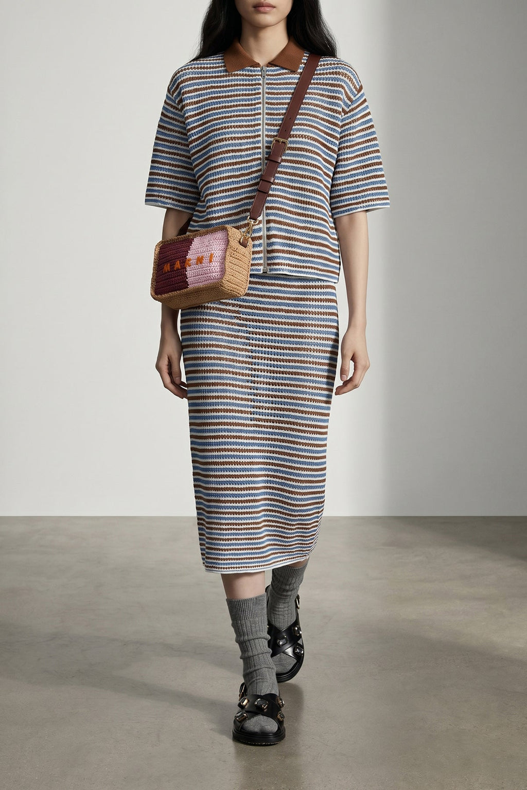 2026 New Arrival hand-woven raffia paper seaside shoulder strap
