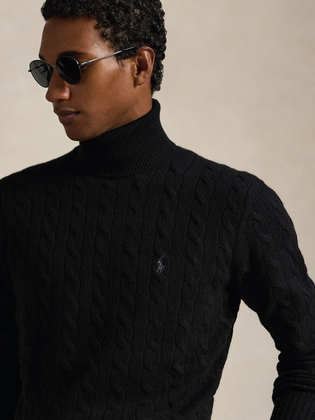 2026 New Arrival Maglia Collo Alto a Trecce Nero