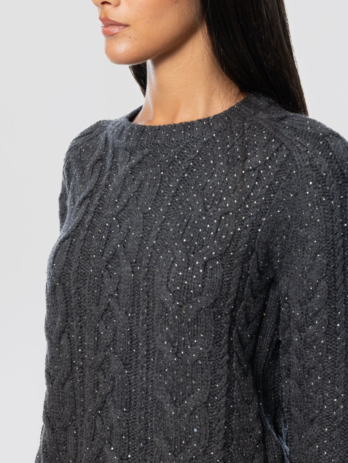 2026 New Arrival Maglione Girocollo a Treccia Piatta con Strass Applicati Antracite