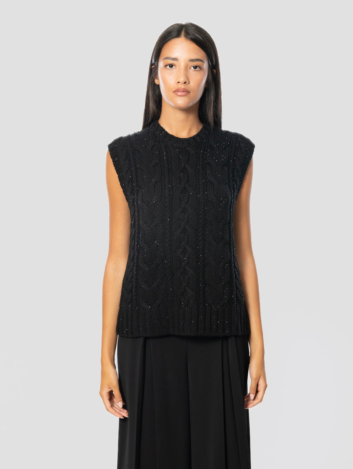 2026 New Arrival Maglione Girocollo a Treccia Piatta con Strass Applicati Nero