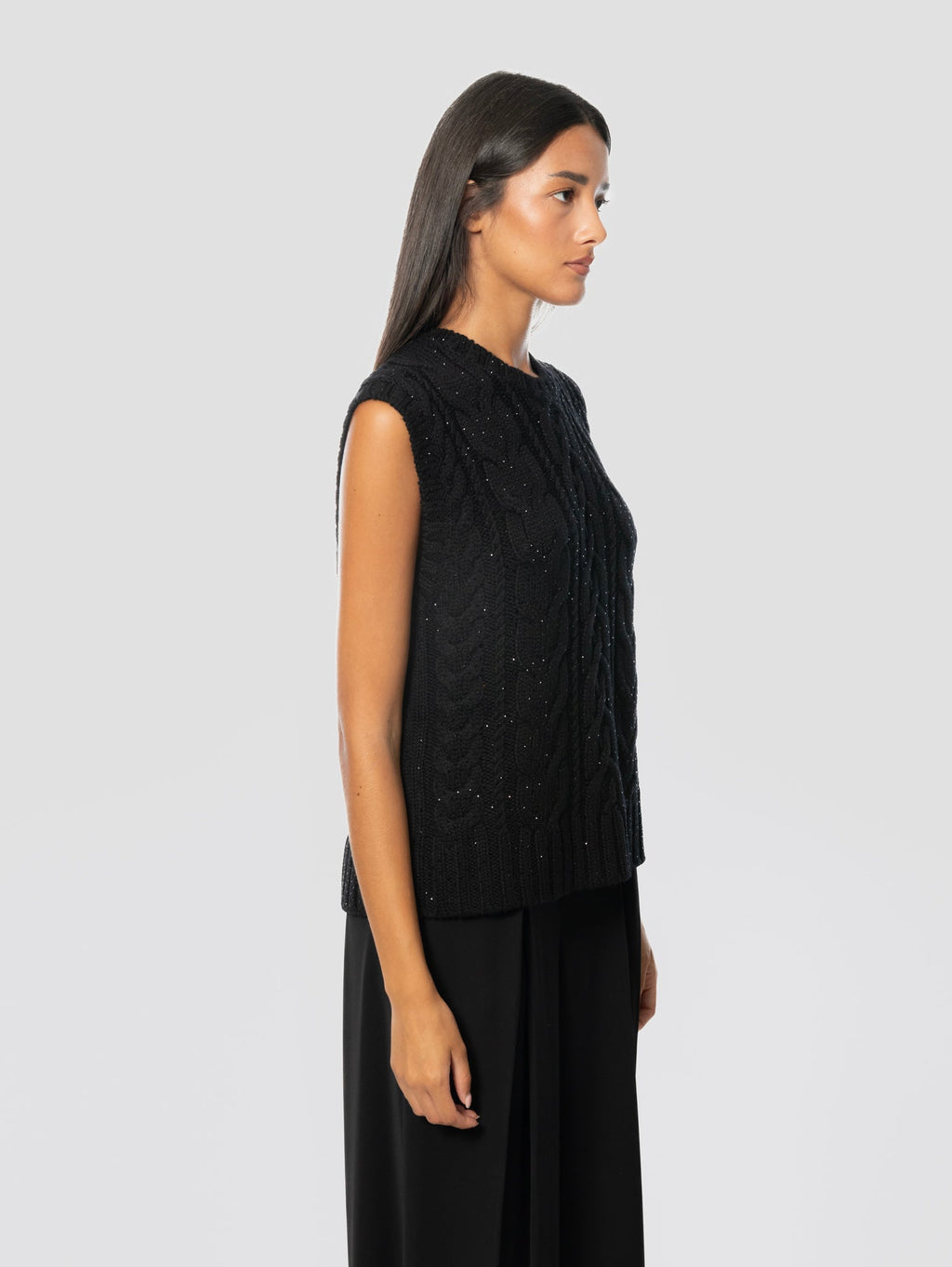 2026 New Arrival Maglione Girocollo a Treccia Piatta con Strass Applicati Nero