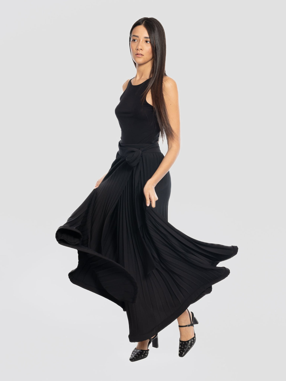 2026 New Arrival Gonna Lunga in Cady Plissé Soleil Nero
