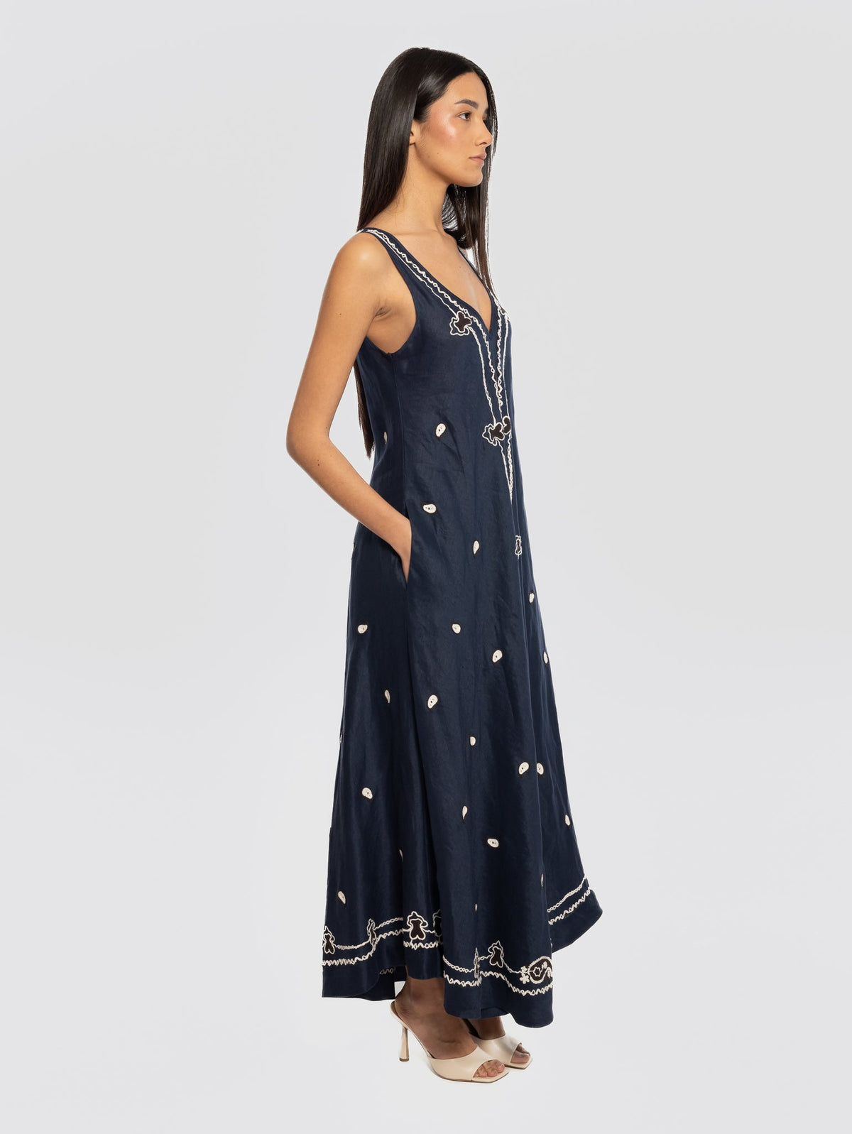 2026 New Arrival Abito Lungo in Lino con Ricami Blu
