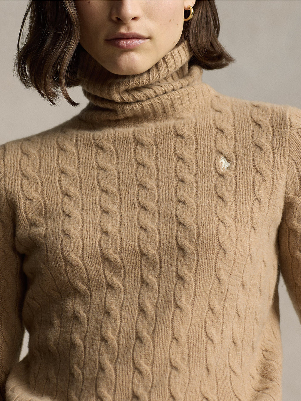 2026 New Arrival Maglia con Collo Alto a Trecce Cammello
